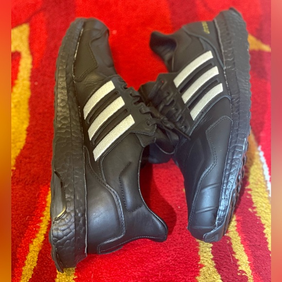 Adidas Ultra Boosts Size 9.5 - NO OG Box, can provide replacement. Lightly worn. - Picture 10 of 12
